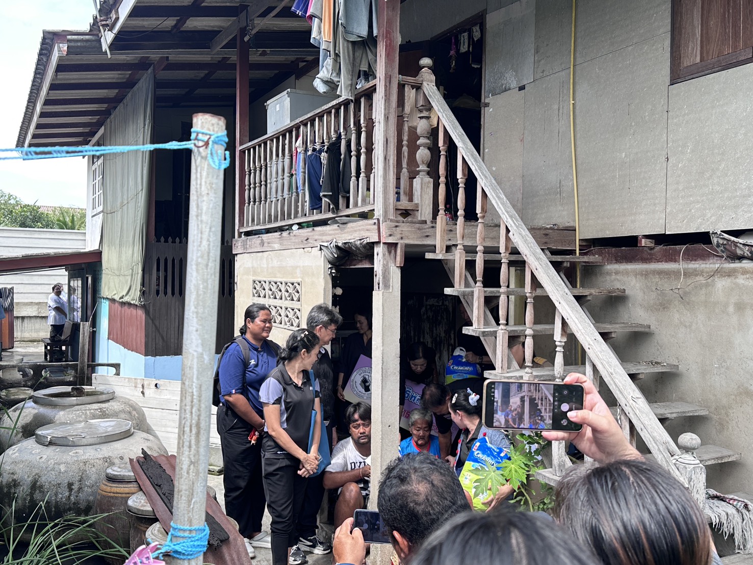 สพอ.พุทธมณฑล ลงพื้นที่เยี่ยมเยียน ให้กำลังใจ และมอบสิ่งของจำเป็นให้กับกลุ่มเปราะบาง